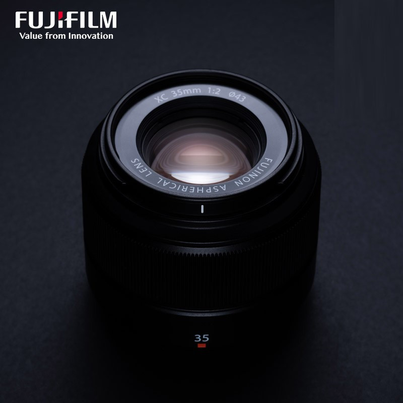 富士(FUJIFILM) XC 35mm F2 无反微单相机定焦镜头(人像、街拍、建筑、风景) 黑色 官方标配 海外版高清大图