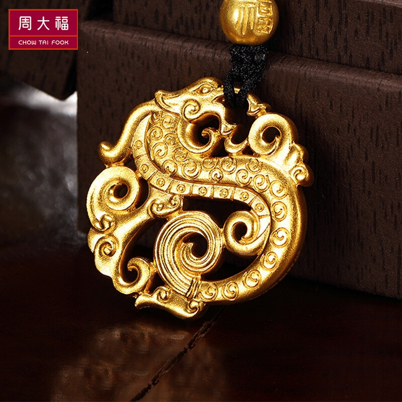 周大福传承系列大升龙团佩足金黄金吊坠计价工费3980元f209139