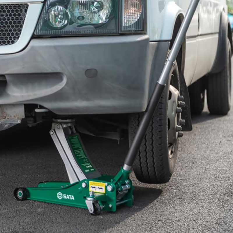 世达sata液压卧式重型低位千斤顶97813