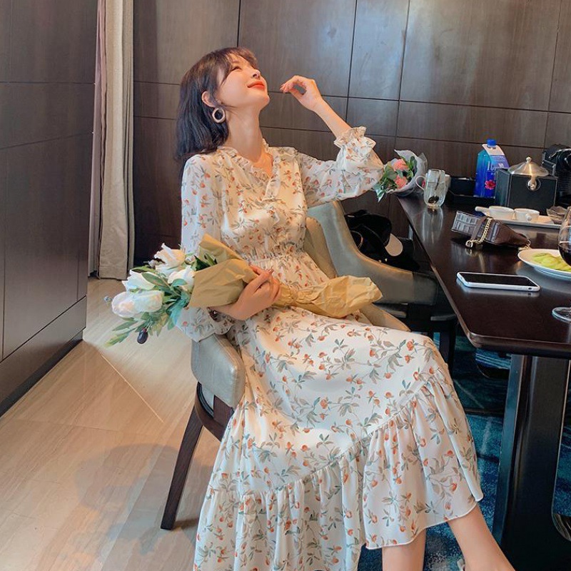 碎花V领连衣裙女温柔风春夏装韩版新款长袖收腰显瘦长裙女装