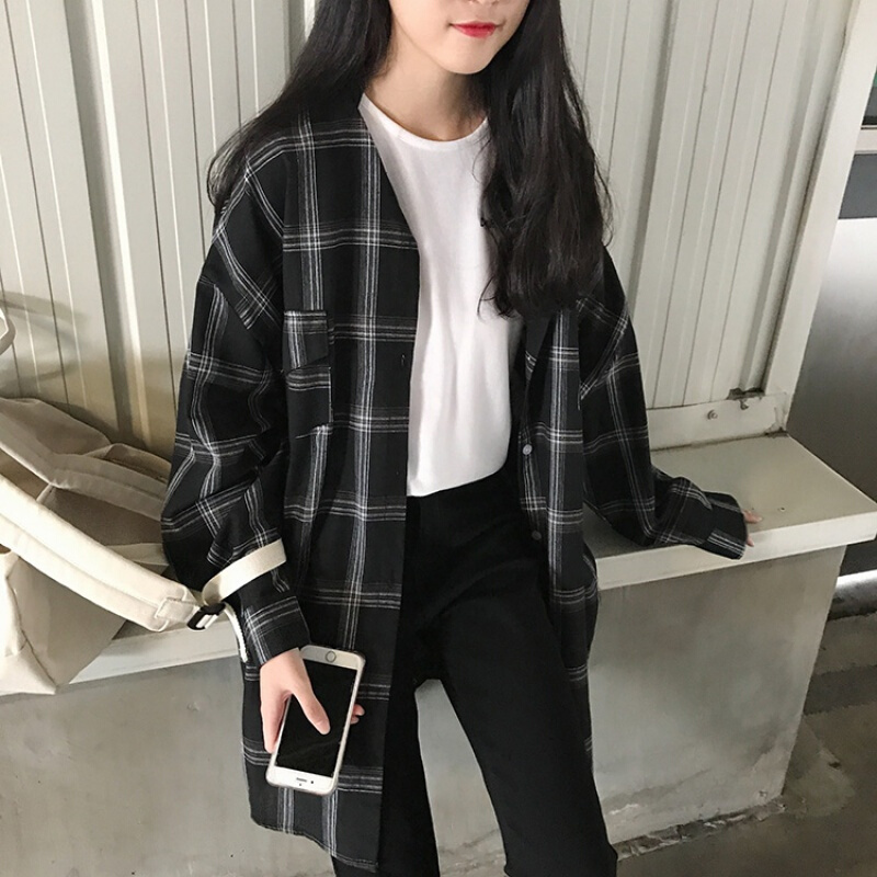 季韩版宽松F风中长款长袖格衬衫外黑白白均
