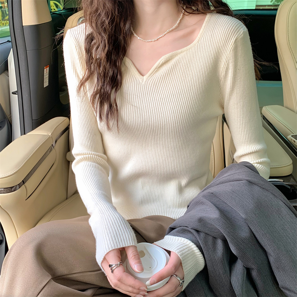 [1折价42.9元叠加优惠券]秋唐狮冬女V领净色套头毛衣简约气质设计感百搭休闲辣妹