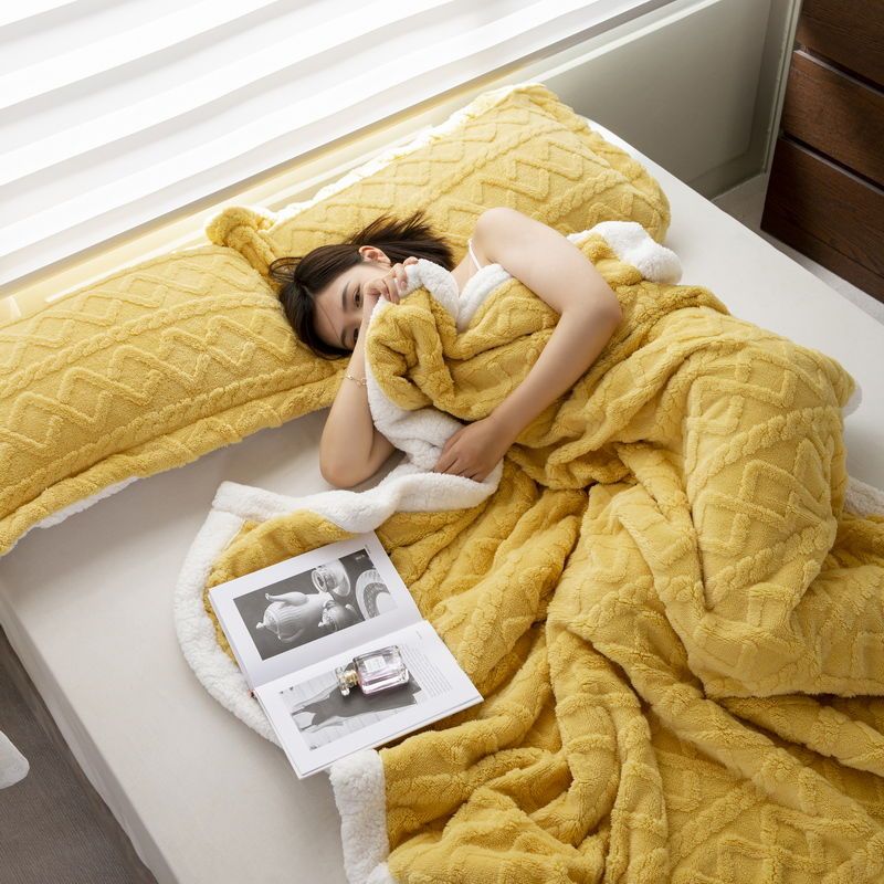 毛毯子被双面绒盖毯双层加厚保暖空调毯 嫩黄 180cmX200cm