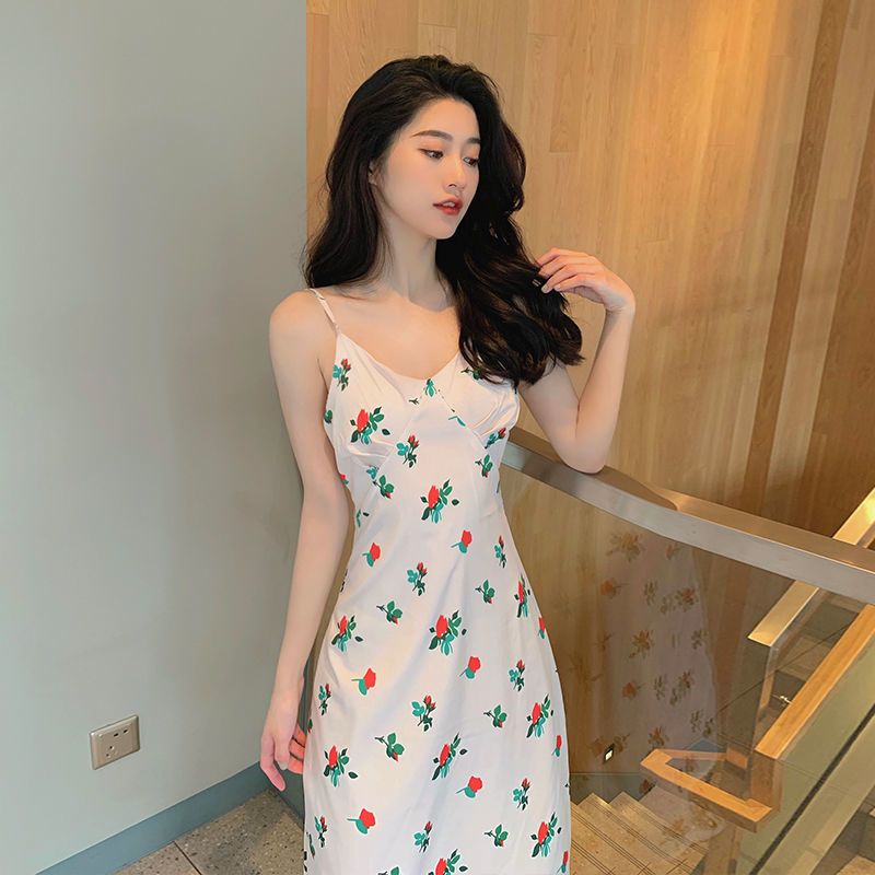 美动态大码女装雪纺连衣裙2022夏胖mm藏肉显瘦V领露背显瘦吊带裙