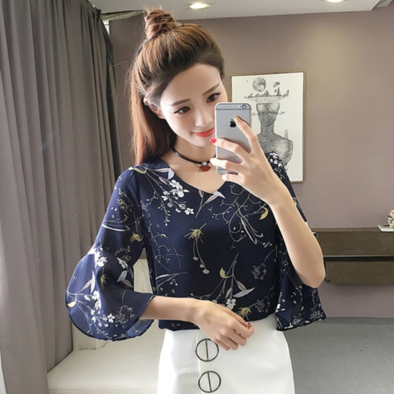 夏季碎花雪纺衫2020洋气女装新款衬衫上衣服喇叭袖超仙显瘦打底衫