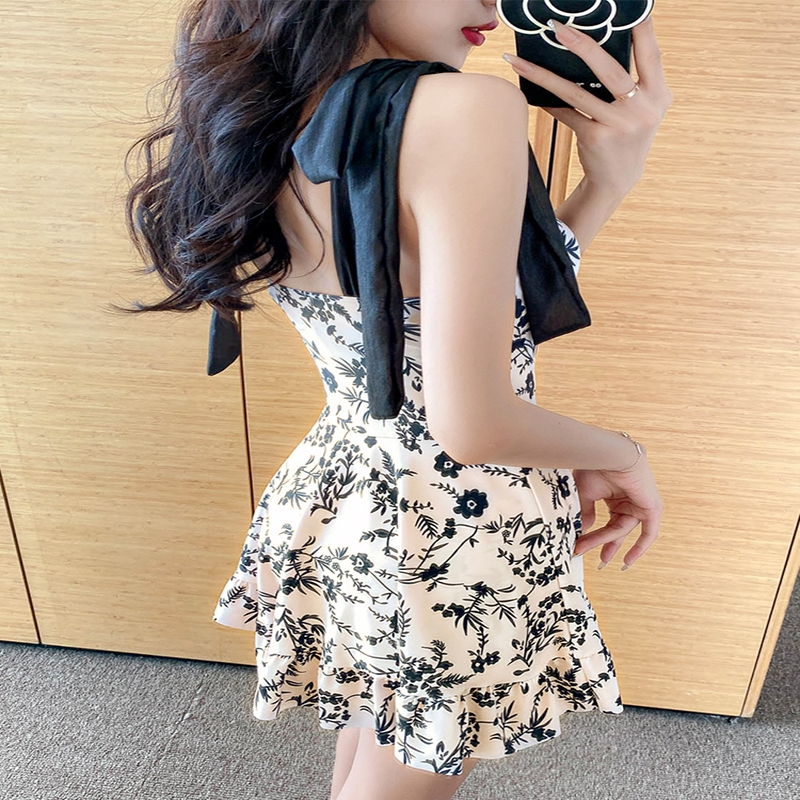 韩国ins风小胸性感碎花保守遮肚显瘦闪电客泳衣女泡温泉