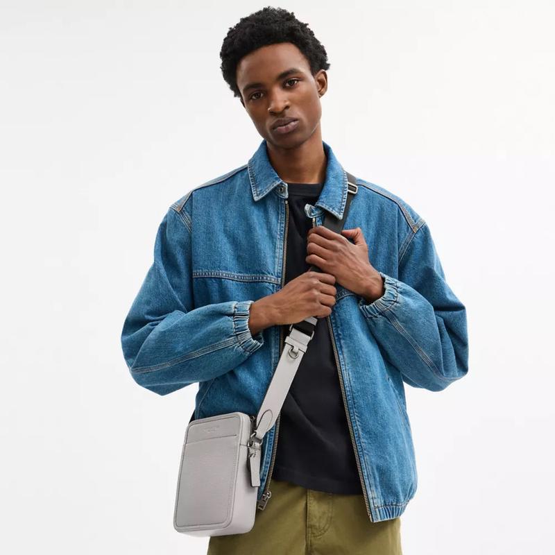 COACH/蔻驰大容量可调节宠物包折叠便携两用宠物出行包高清大图