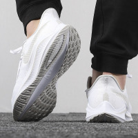 NIKE耐克男鞋 19春夏新款Air Zoom Vomero 14飞线缓震面跑步运动鞋AH7857
