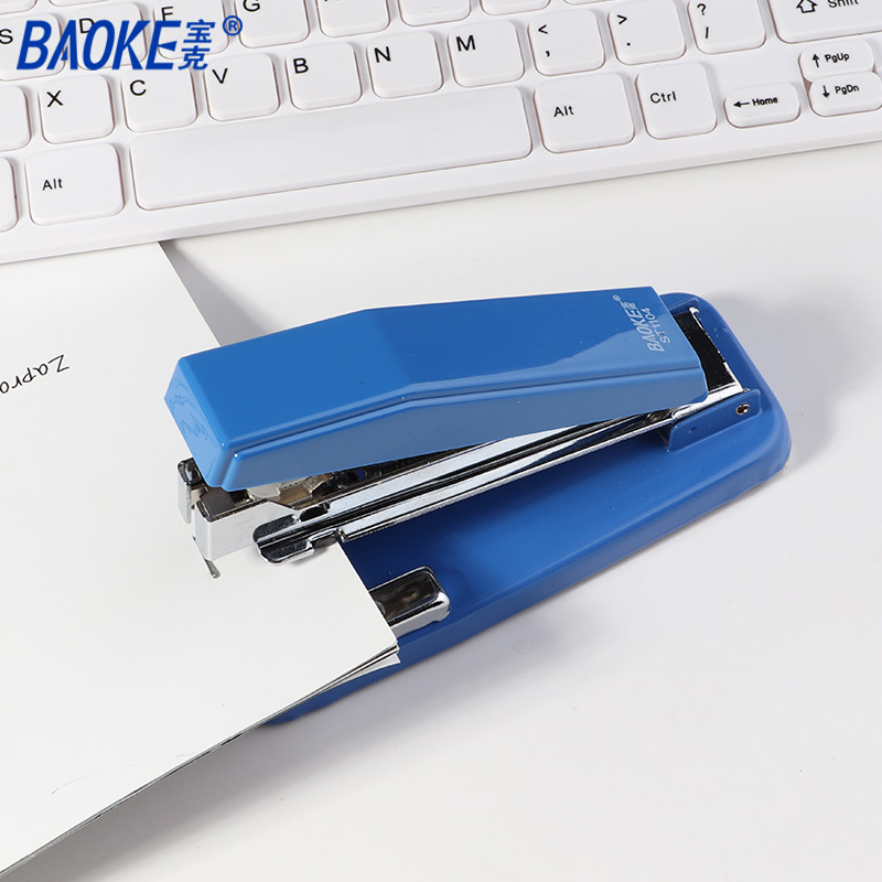 宝克(BAOKE)ST1104 品质耐用订书机/25页桌面型省力订书器 适配24/6钉 三色随机 1个