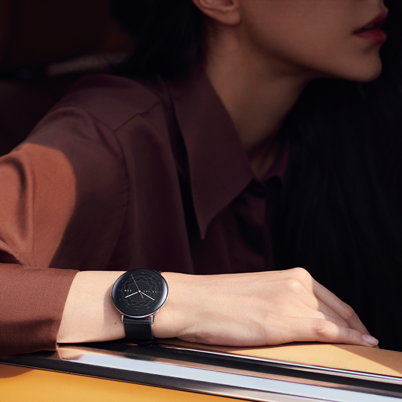 Amazfit 华米手表Zepp E 时尚智能手表男女表NFC支付50米防水跑步运动骑行登山健康管理心率血氧压力睡眠监测手环