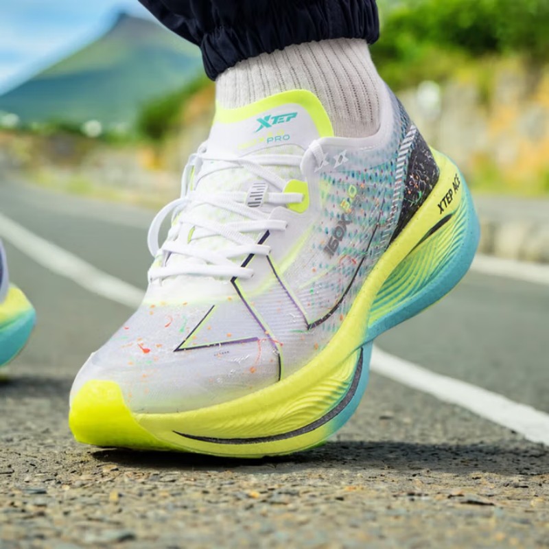 特步男款运动鞋978119110115-42/双高清大图