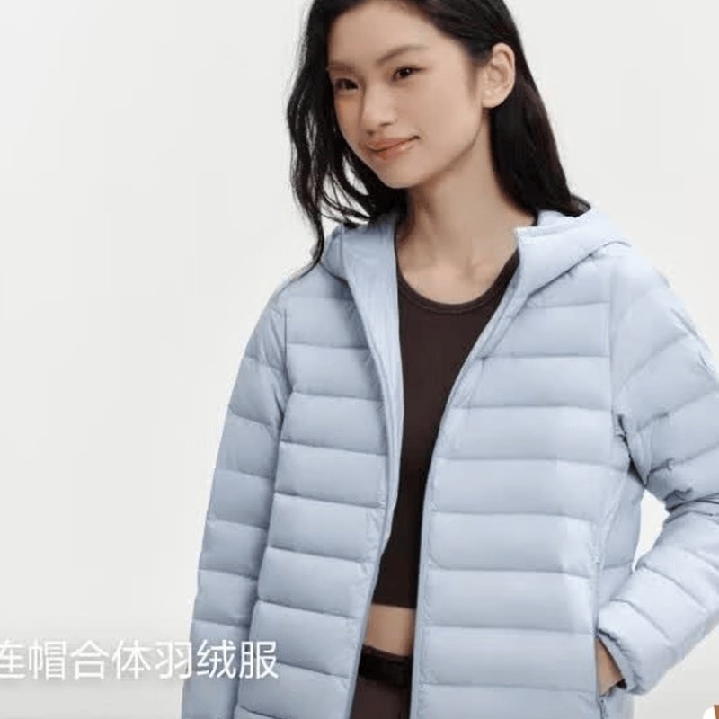 波司登(BOSIDENG)女士排骨条时尚短款连帽三防轻薄百搭羽绒服B260135002 晴天蓝5518 尺码165高清大图
