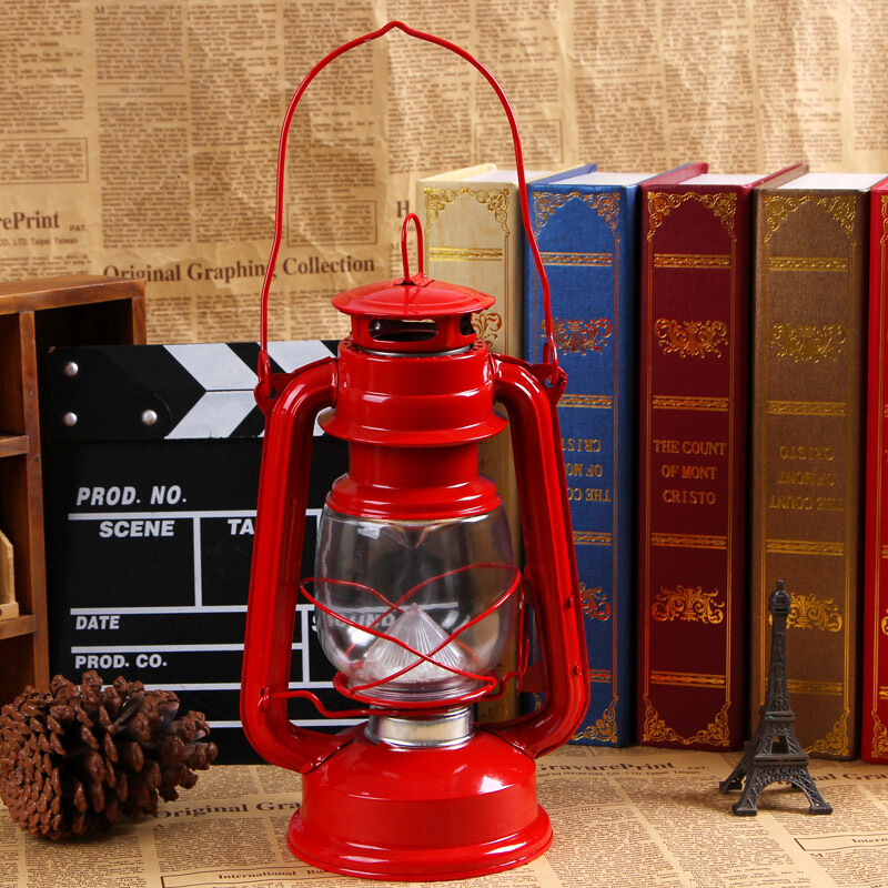 复古煤油灯老油灯怀旧马灯酒吧家居摆件露营灯帐篷灯摄影道具led红色