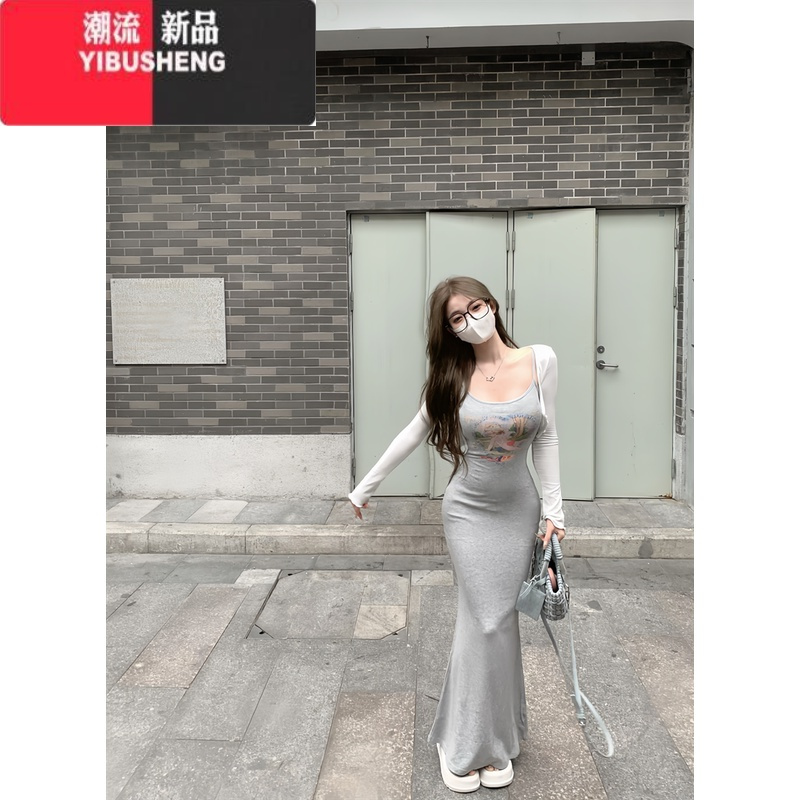 YIBUSHENG灰色天使印花吊带连衣裙女装季修身气质长裙显身材收腰包臀裙子