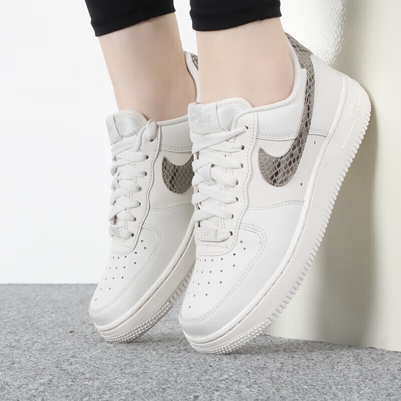耐克(NIKE)板鞋女AIRFORCE1&apos;07AF1低帮休闲鞋DD8959-00237.5_478
