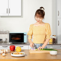 美的(Midea)微波炉 PM2012 家用平板加热一键解冻 20L家用容量 简易操作 700W大功率微波杀菌5档大火力