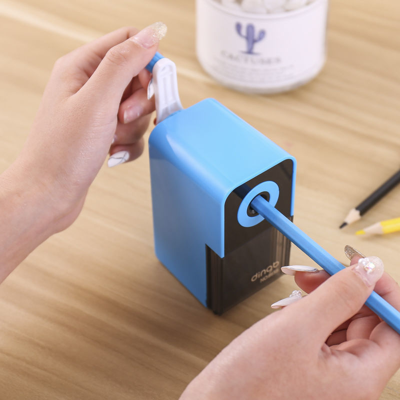 转笔刀小学生耐用削笔器手摇削笔刀手摇刨笔机卡通时尚款削笔机