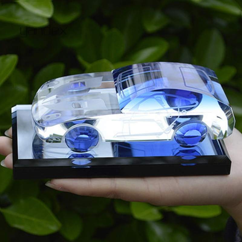 适用于汽车摆件车内饰品车饰车载水晶车模型香水座式用品创意车上装饰