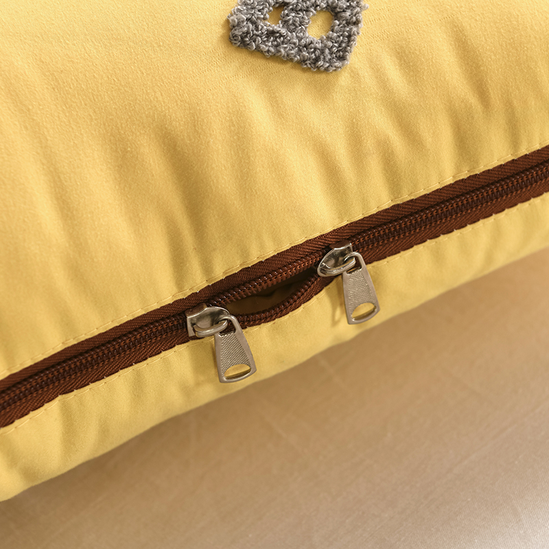 立体小熊抱被枕