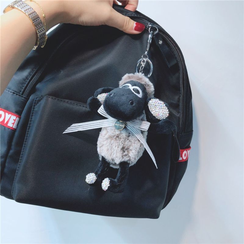 可爱毛绒生肖羊包包挂件卡通公仔钥匙扣女生小礼品镶钻挂饰钥匙链