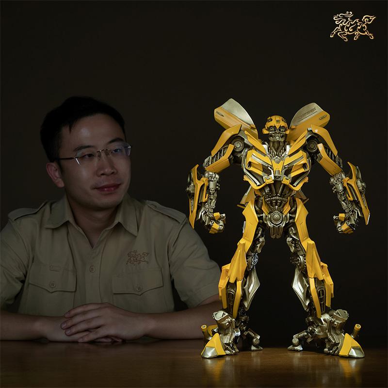 美帮汇授权《变形金刚5》大蜂纪念版 版手办模型 摆件高清大图