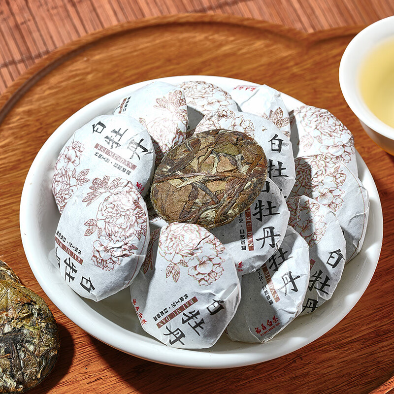 天洲溪福鼎白茶白牡丹小茶饼天洲溪茶叶 福鼎白茶 白牡丹小茶饼 白茶300g 茶叶礼盒装新老包装 随机发货高清大图