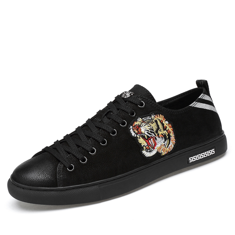 品牌百丽牧貂板鞋春季潮鞋韩版百搭真皮老虎头刺绣休闲鞋时尚皮鞋个性