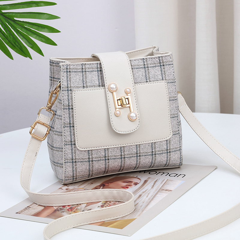 小包包女2020新款潮韩版时尚网红质感斜挎女包简约百搭单肩水桶包