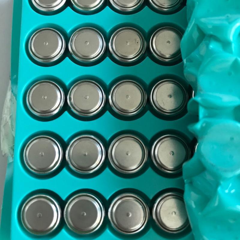 lr44纽扣电池儿童玩具电子计算机圆形纽扣小电池50粒一板