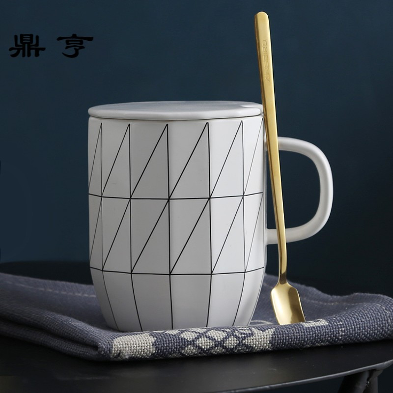 鼎亨ins北欧牛奶杯子陶瓷成人办公室茶杯马克杯咖啡杯带盖勺家用
