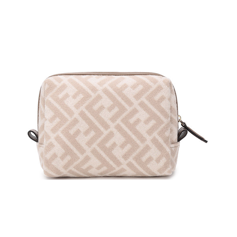 fendi芬迪女士织物手拿包化妆包小号8n0172ahjf