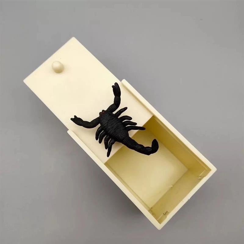 整蛊道具吓一跳蜘蛛木盒玩具恐怖整人恶搞东西愚人节礼物白盒蝎子