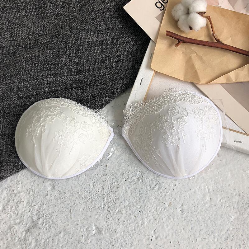 2018透气蕾丝胸贴加厚贴隐形文胸拢上托无肩带内衣裹胸奶白