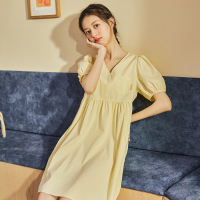 唐狮女装新款黑色连衣裙女短款V领茶歇裙减龄时尚裙子女春秋