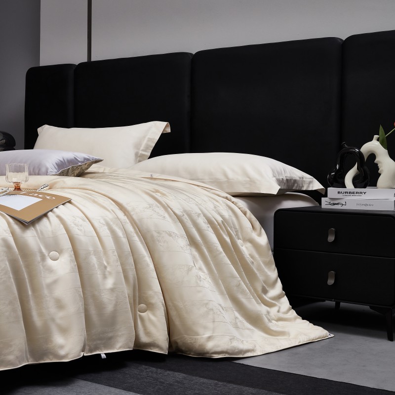 梦洁家纺 60天丝提花纤维蚕丝复合四季被:银海生花 200*230cm 1150g高清大图