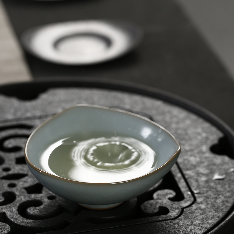 戴云品格 汝窑品茗杯 主人杯茶杯陶瓷茶盏主人杯单杯功夫茶具礼品 三叶异形杯礼盒