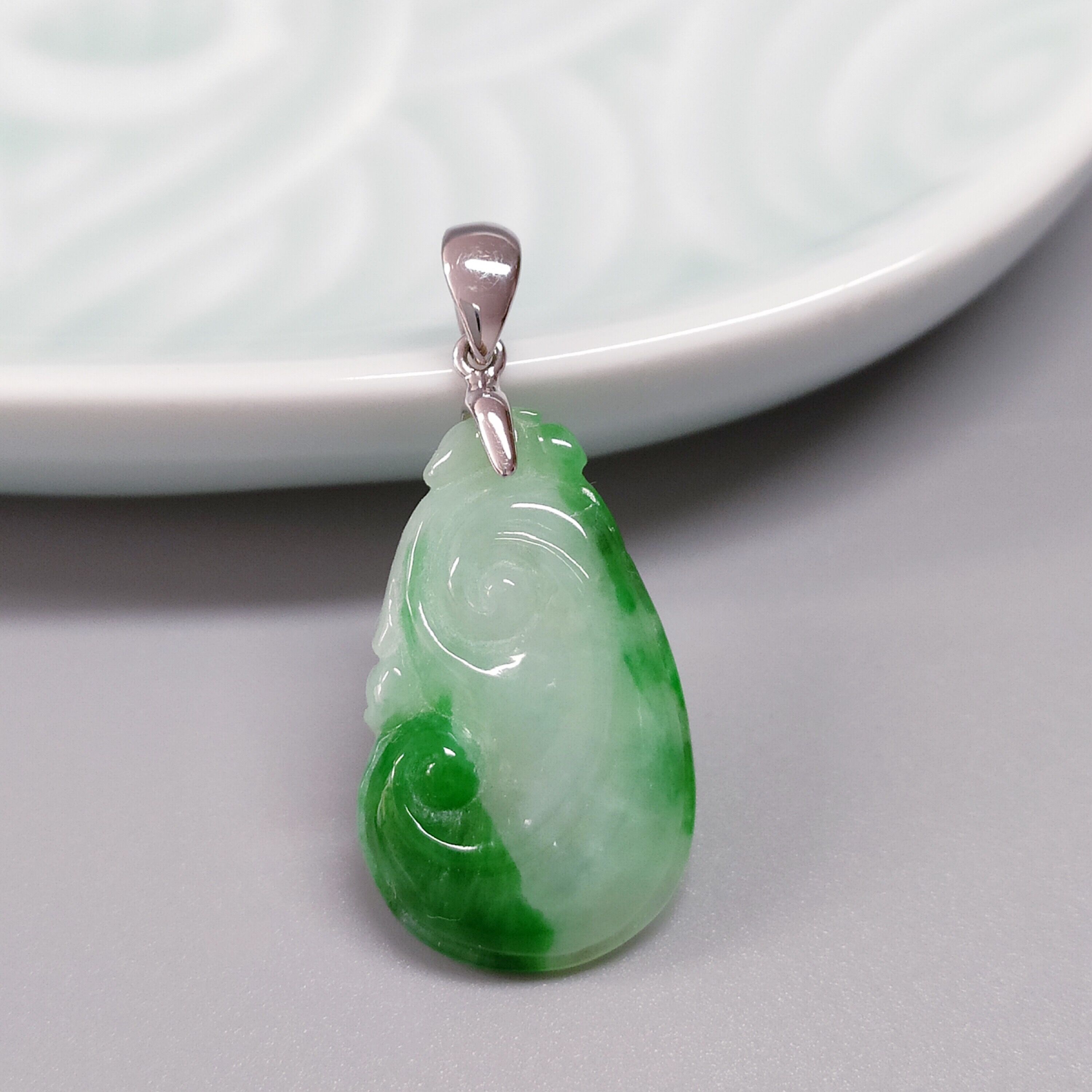 缘源珠宝 天然a货翡翠吊坠 18k金镶嵌 糯种阳绿翡翠吊坠女款 附送证书