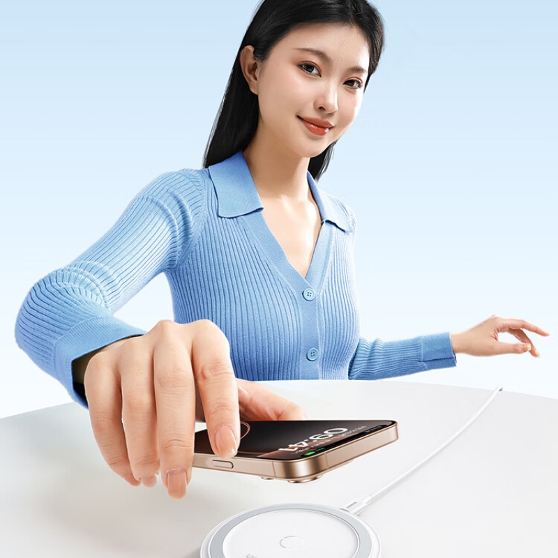 绿联15W无线充电器配1米Type-C线适用手机/部分耳机 白色 ED032/15144(货期3-6天)