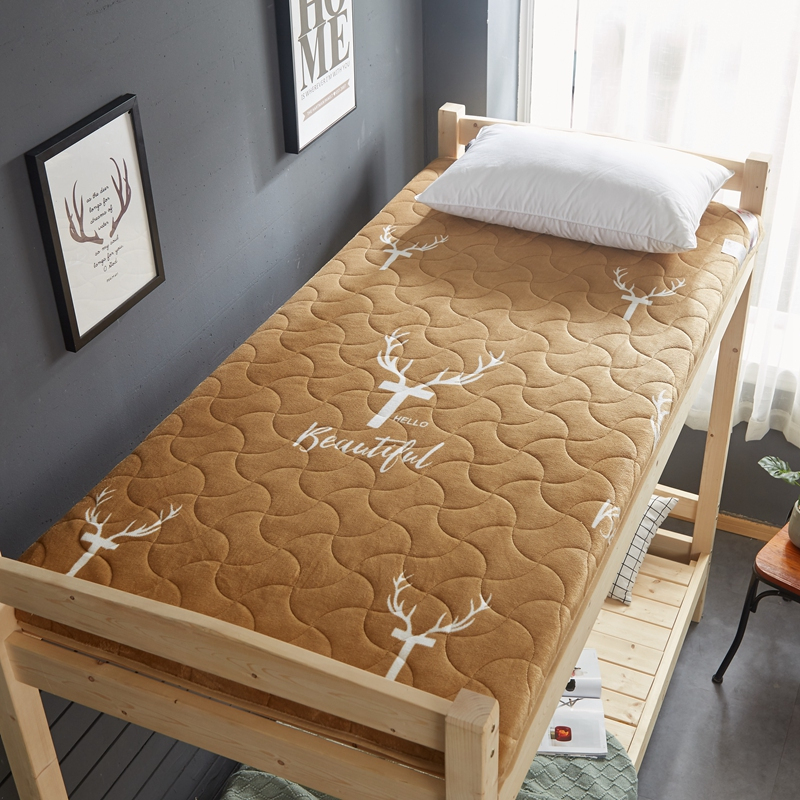 家柏饰(CORATED)三明治床垫单人保护垫学生宿舍软垫加厚出租房专用防滑床垫 牛奶绒硬质棉床垫-鹿驼【约5cm】 150*200cm【加厚牛奶绒保暖加倍】