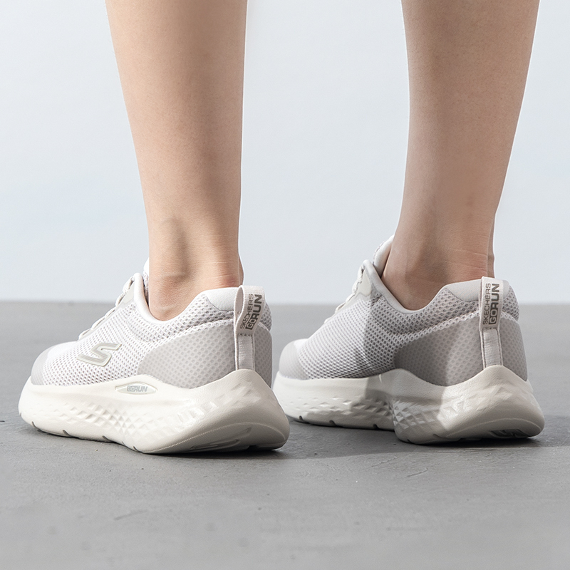 Skechers斯凯奇女鞋休闲鞋新款透气运动软底网面跑步鞋129426-NAT ZP