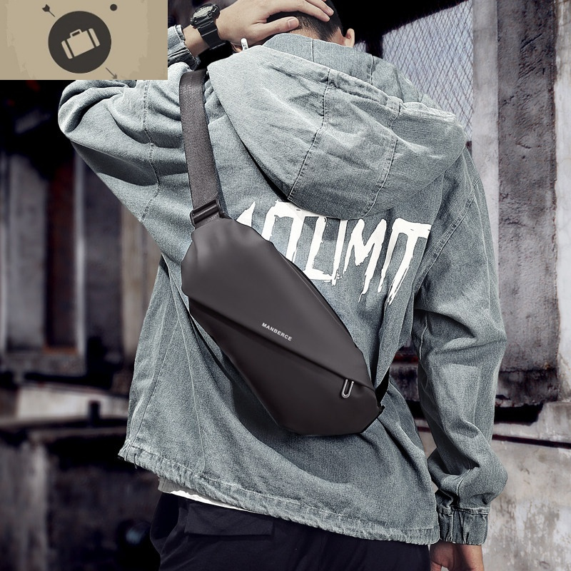 艾狄伊娃斜挎包男视频介绍_男士胸包2019新款时尚男包斜挎ins超火单肩