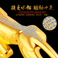 适用于汽车摆件金属水晶金钱豹子招财福豹香水座式用品车上车内饰品摆件