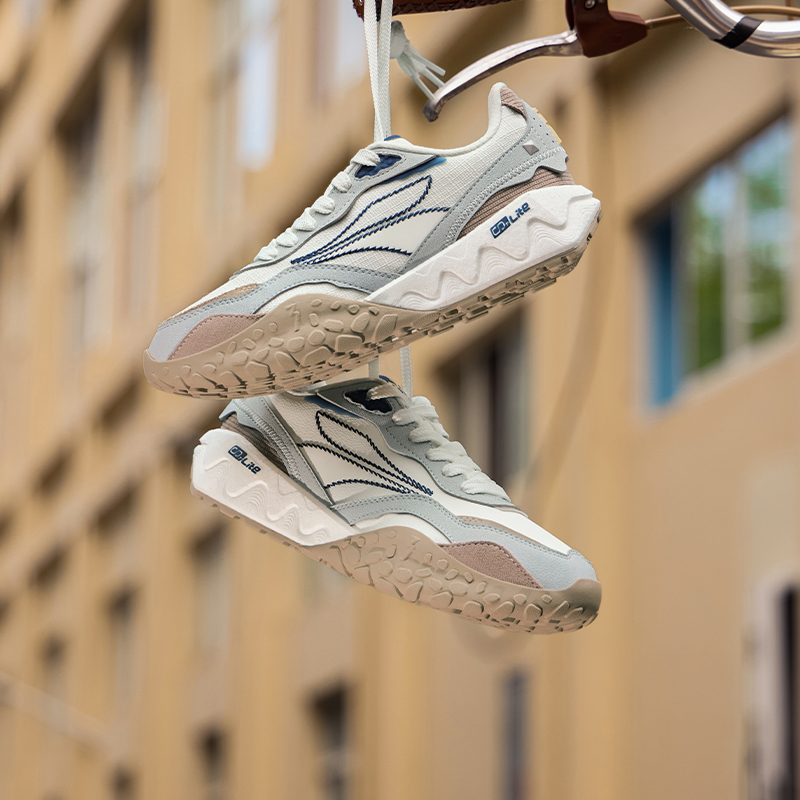 酥饼2.0丨361°女鞋运动鞋革面防泼水颗粒大底男休闲鞋高清大图