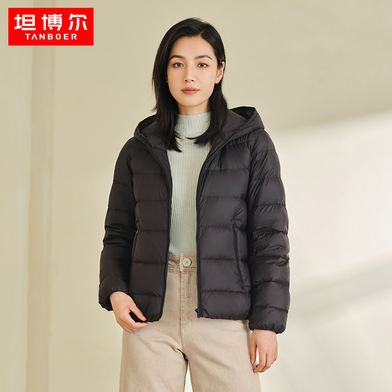 坦博尔2022新款轻薄短款羽绒服女时尚多色连帽休闲保暖便携外套