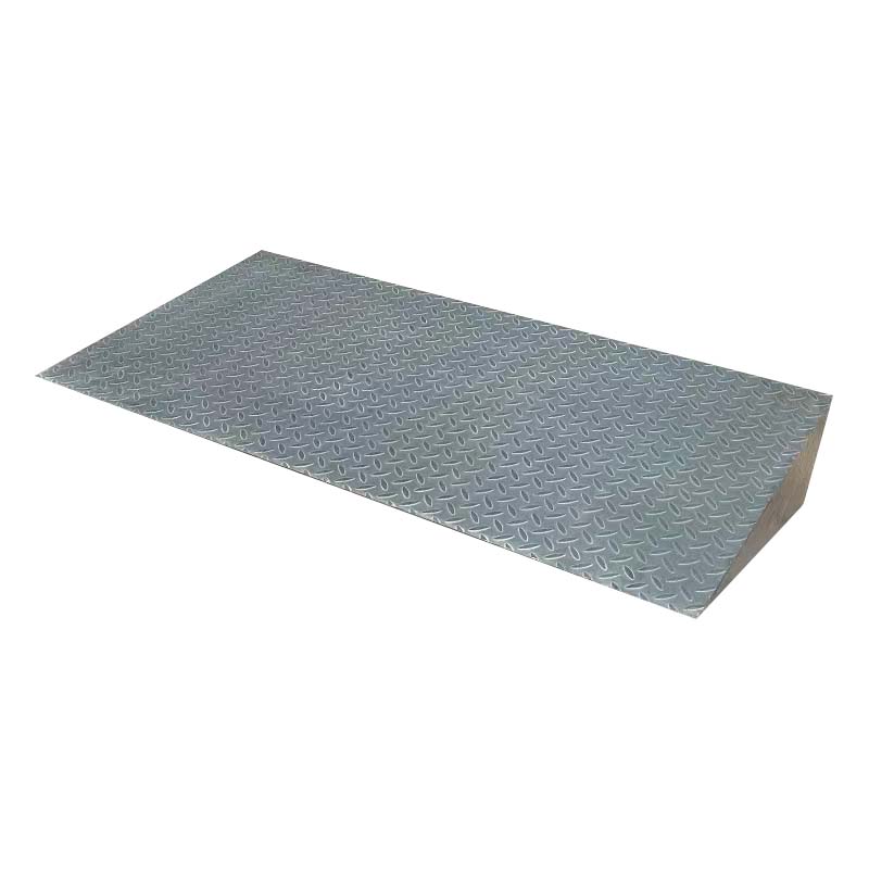 先围 铁板斜坡 150*50*15cm厚3mm 个高清大图