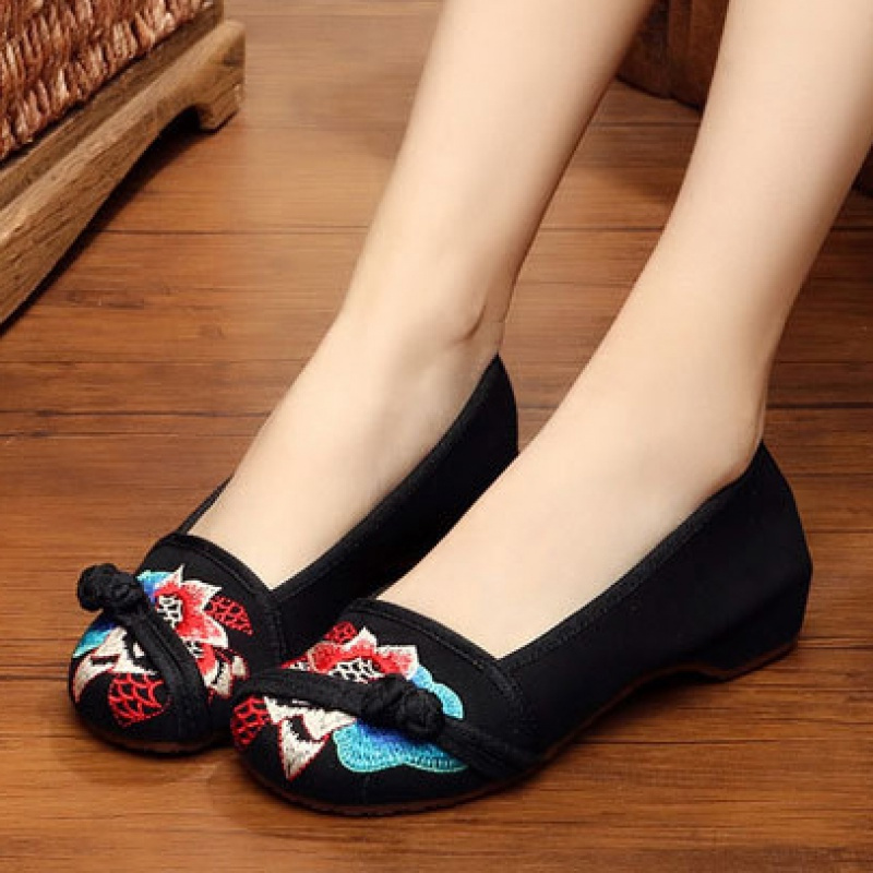 苏芈女士圆头单鞋1 苏芈春秋季老北京布鞋女鞋坡跟民族风绣花鞋套脚
