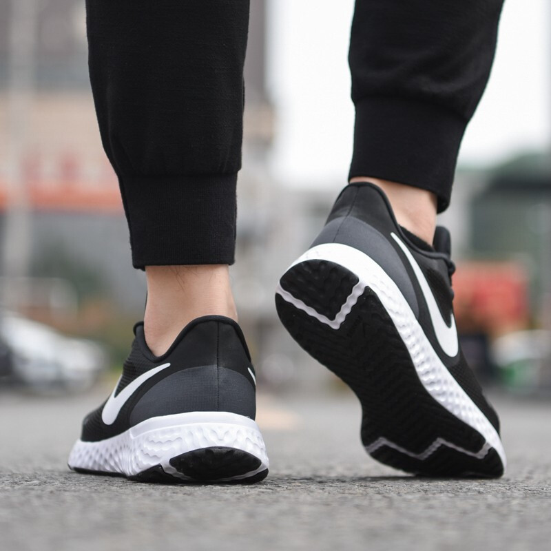Nike/耐克 男鞋21新款休闲透气减震舒适跑步鞋 BQ3204-002