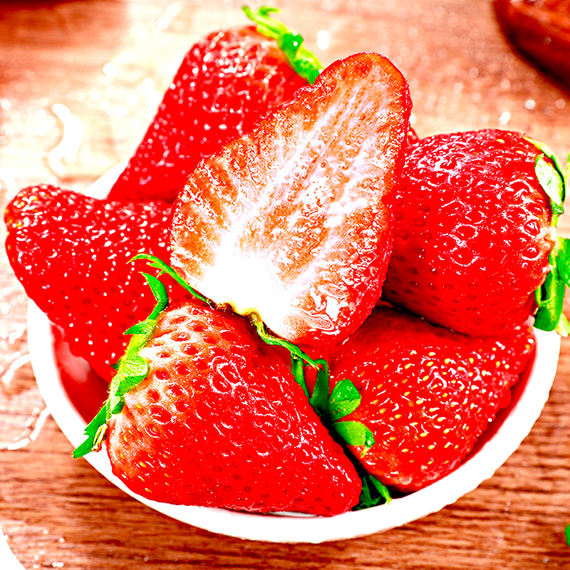 顺丰快递[苏鲜生]彩箱装 四川正宗大凉山草莓 大果 单果25g左右 净重1.2斤 (300g*2) 新鲜水果高清大图