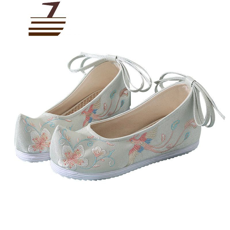 尗卡单鞋女2020款汉服鞋子绣花鞋配汉服内增高古风翘头弓鞋传统布鞋