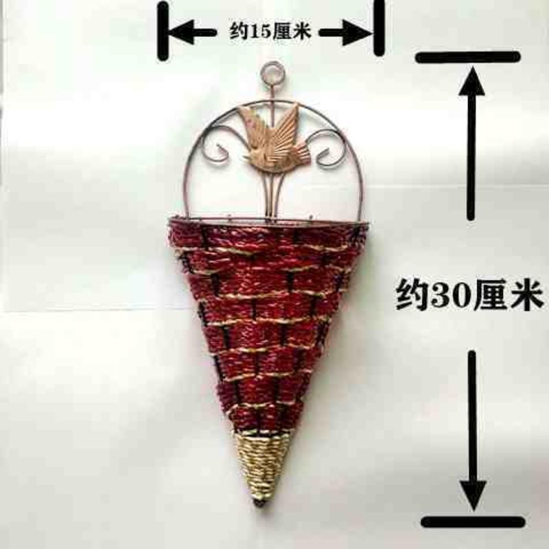 创意壁挂墙挂花篮吊篮藤编挂壁垂吊干花小挂篮墙壁装饰花盆铁艺篮 红色三角花篮一个价格